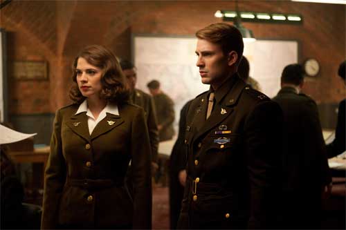 hayley-atwell-chris-evans-captain-america